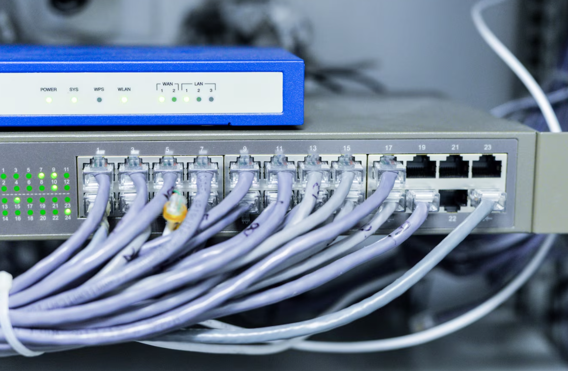 Navegando pela rede com eficiência: o papel dos cabos LAN e switches em sua conexão