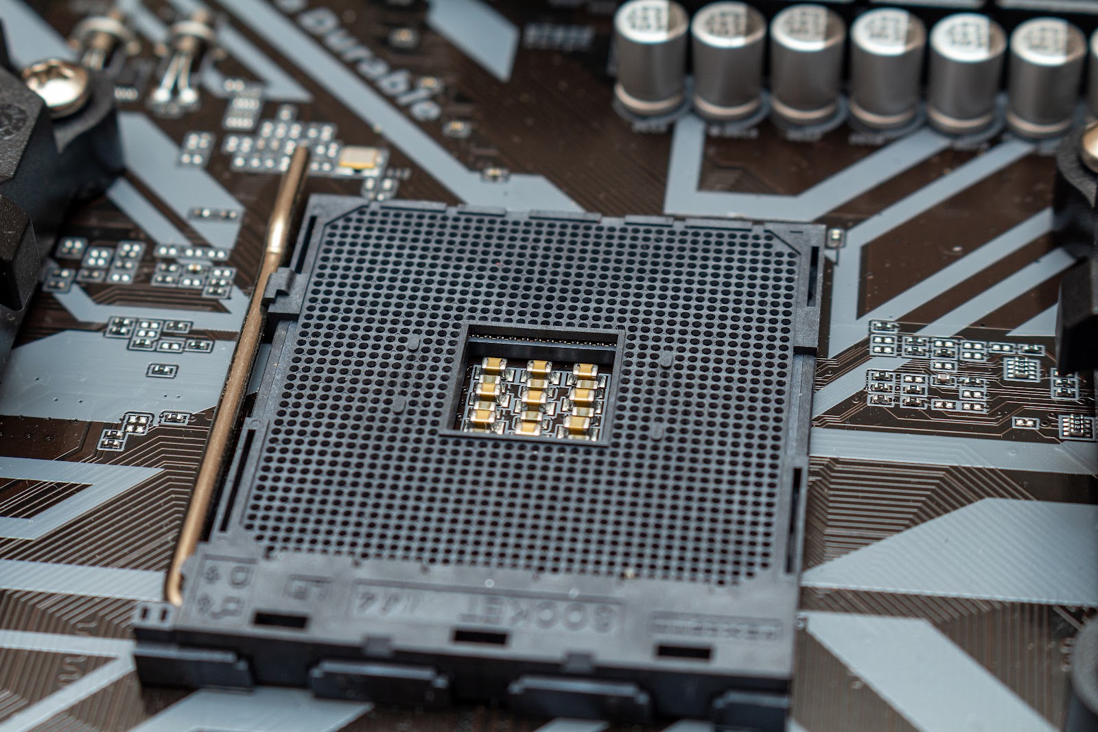 APU e a nova geração: conhecendo placas mãe que suportam DDR5