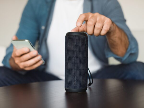 Experiências sonoras imersivas com a poderosa caixa de som JBL