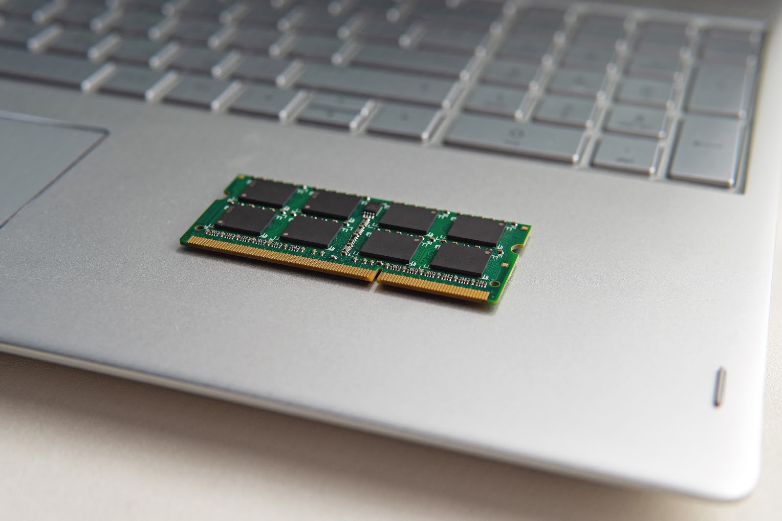 Harmonizando funcionalidade e inovação com memória RAM para notebook